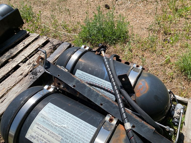 #7419-•-(2)-cng-fuel-tanks-(antigo,-wi)-image-9