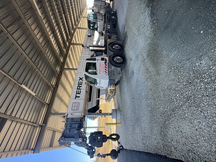 2009-terex-t775-image-3