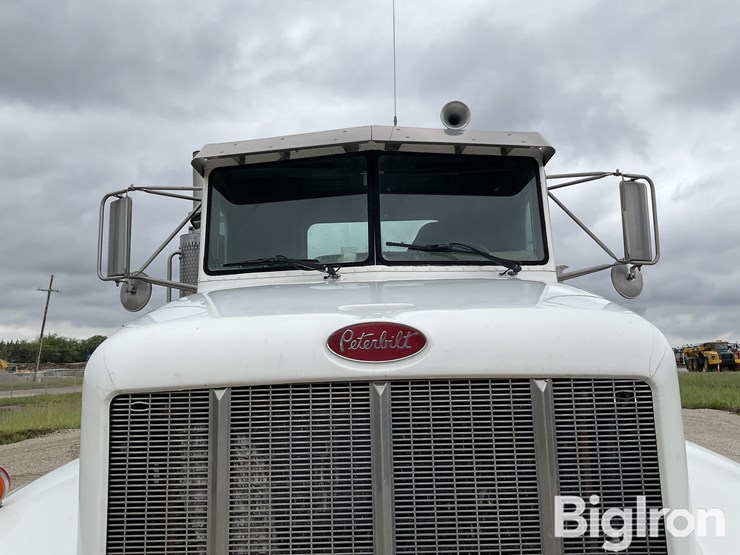 2001-peterbilt-330-image-13