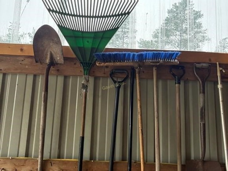 misc-yard-tools.-shovels,-brooms-etc-image-2