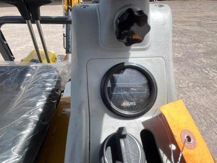 #2661-•-unused-cfg-mini-excavator-image-24