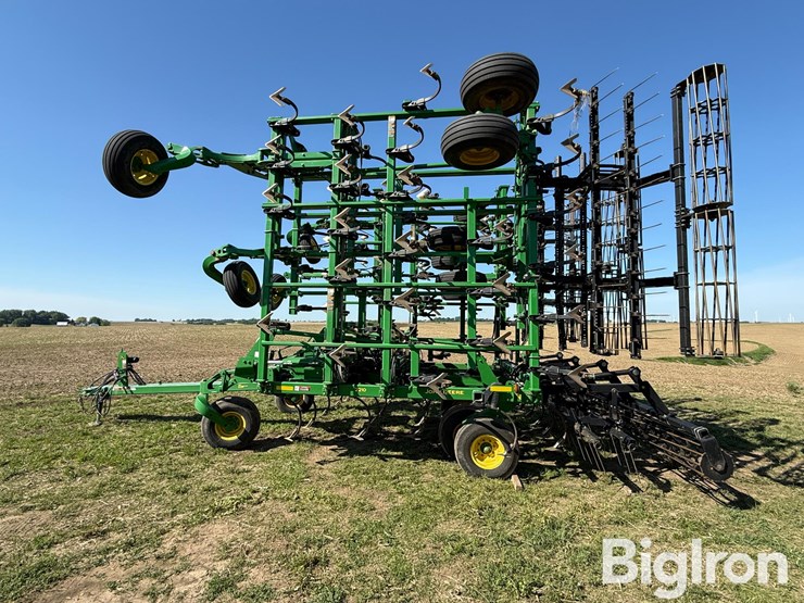 2014-john-deere-2210-image-8