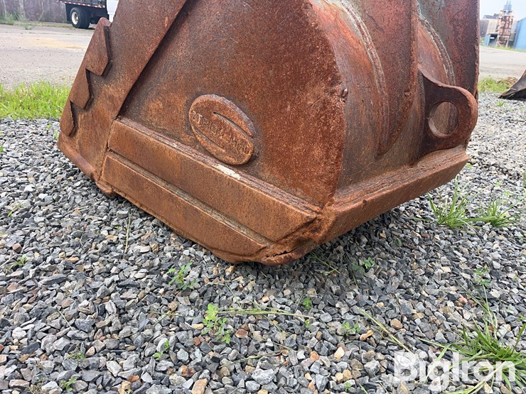 strickland-cx210-36”-excavator-bucket-image-12