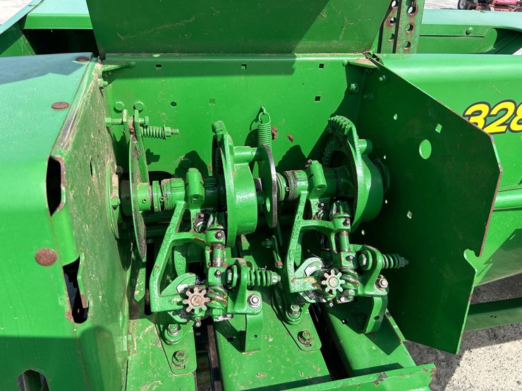 john-deere-328-image-8