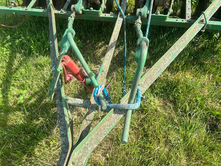 10-john-deere-10-image-7