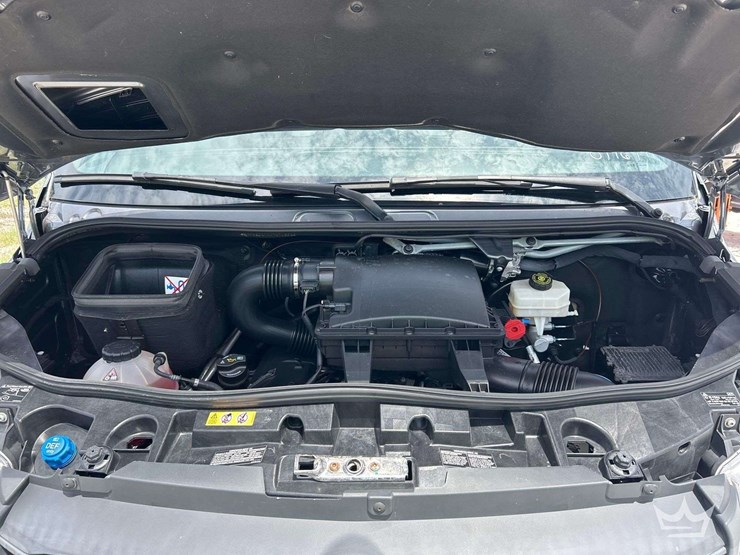 2021-mercedes-benz-sprinter-4500-image-9