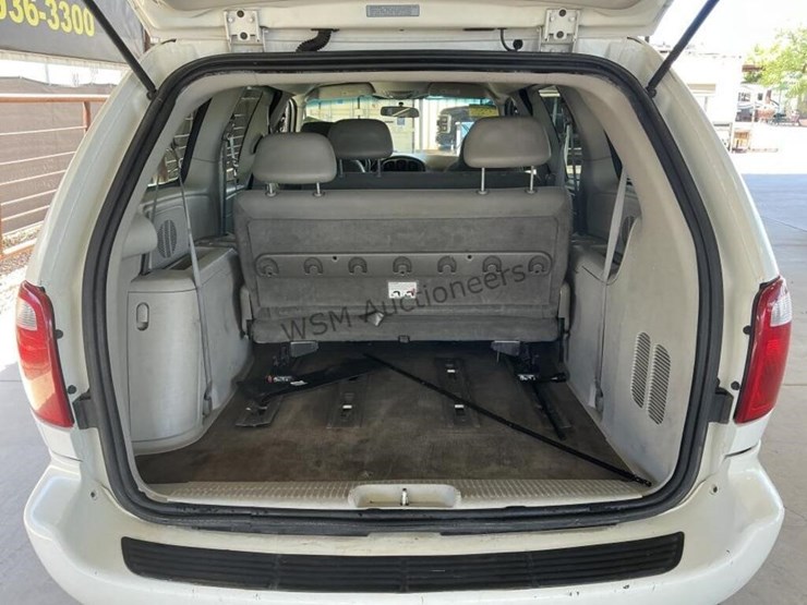 2005-dodge-grand-caravan-image-10