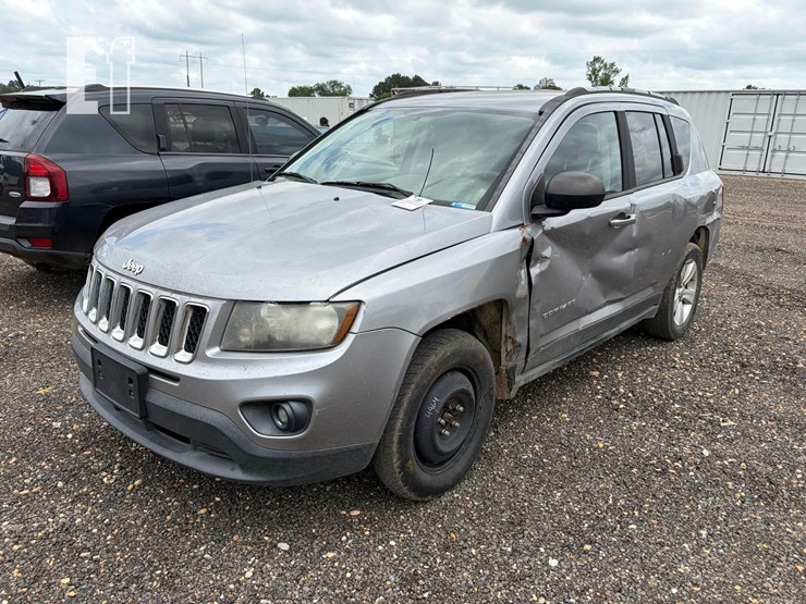 2016-jeep-compass-sport-image-1