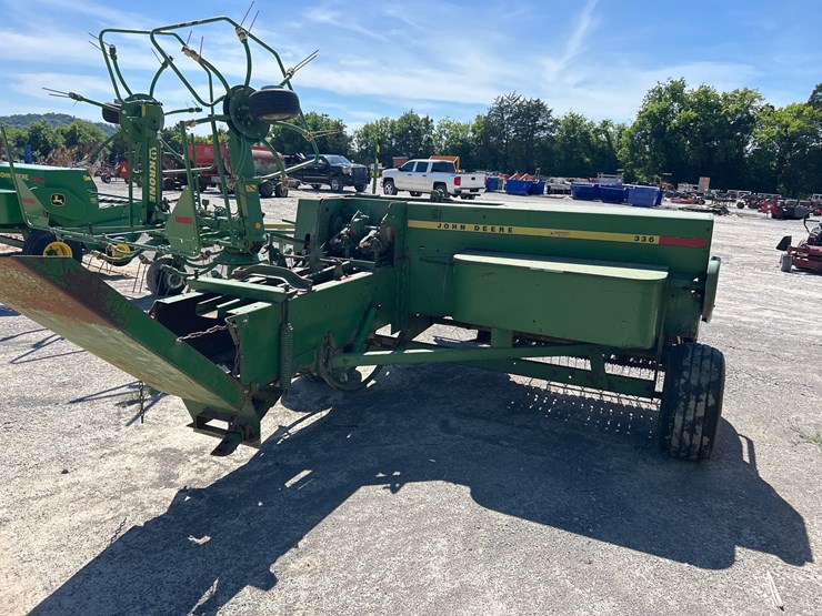john-deere-336-image-5