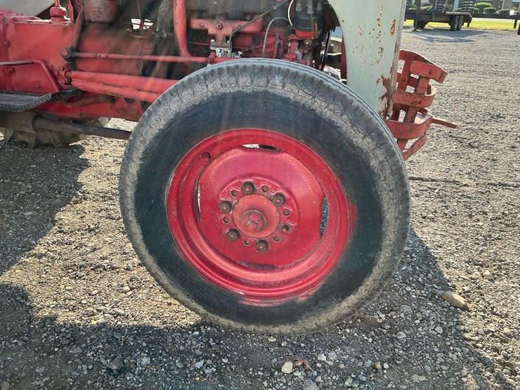 1951-ford-8n-image-14