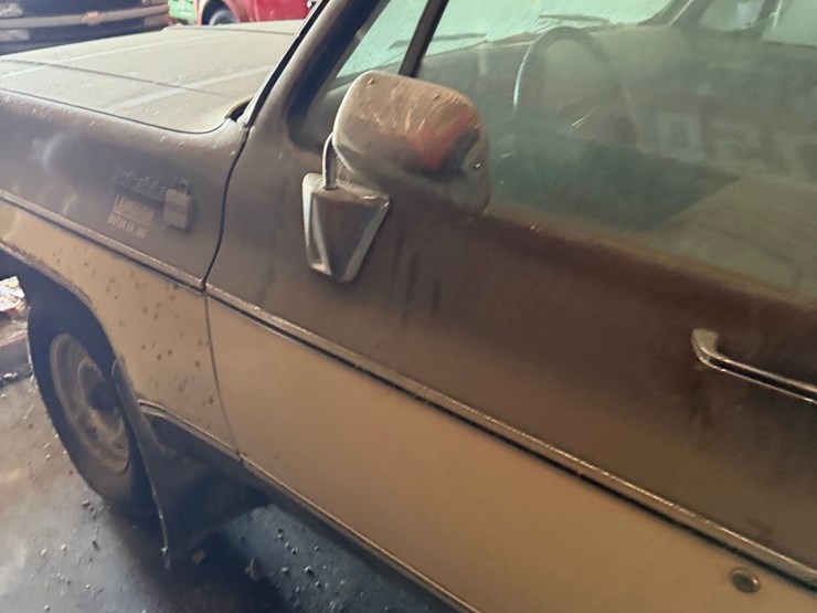 1979-￼chevy-5.7-diesel-half-ton-pickup,-2-wheel-drive,-needs-transmission-work,-shedded,-nice-shape-image-38