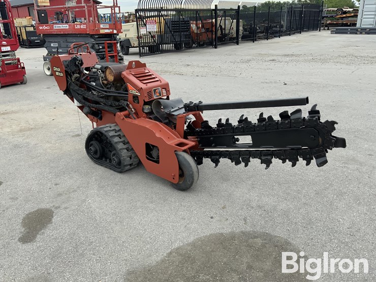 2013-ditch-witch-rt24-image-3