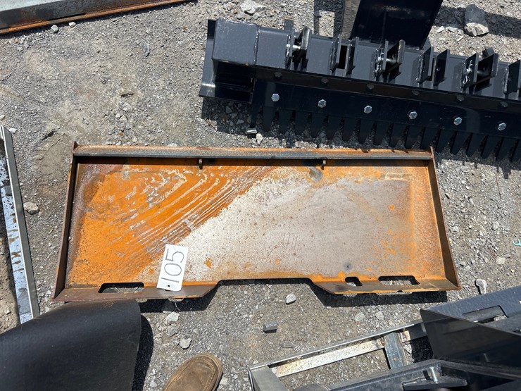 #105-•-skid-steer-mount-plate-image-1