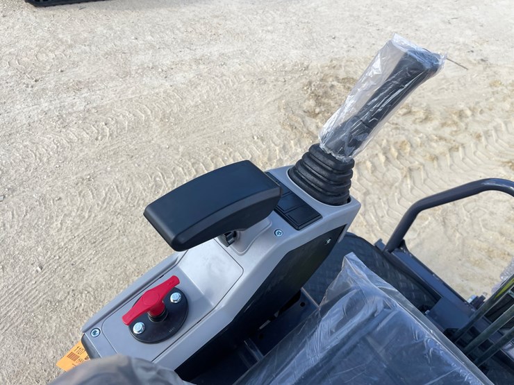 #1107-•-new-ats-me18-mini-excavator-image-8
