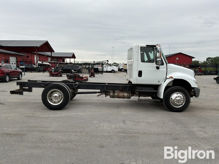 2019-international-4300-sba-image-4