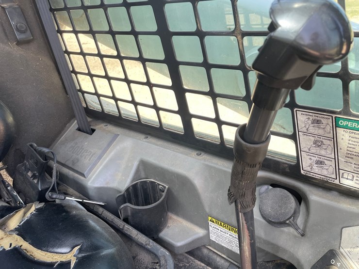 2013-bobcat-s650-image-46