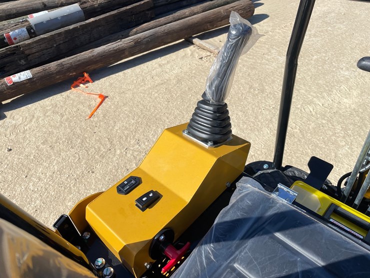 #1100-•-new-ats-rt15r-mini-excavator-image-11