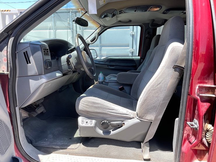 2002-ford-excursion-image-43