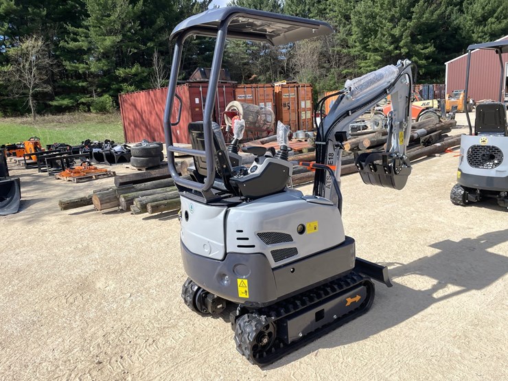 #1106-•-new-ats-me18-mini-excavator-image-3