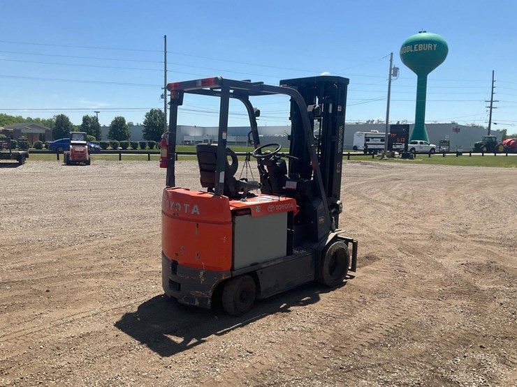 #1376-•-2005-toyota-fbcu30-electric-forklift-image-5