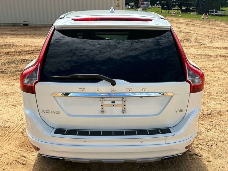 2016-volvo-xc60-image-6