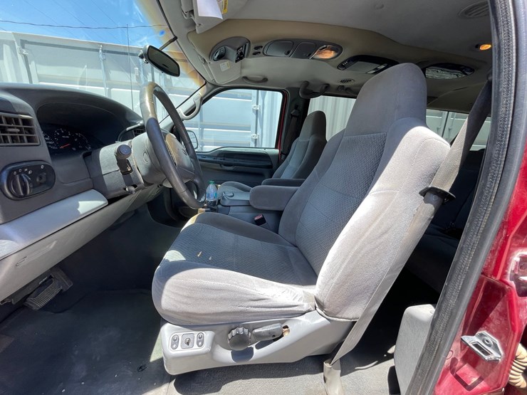 2002-ford-excursion-image-31