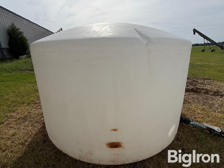 norwesco-1,300-gal-poly-tank-image-3