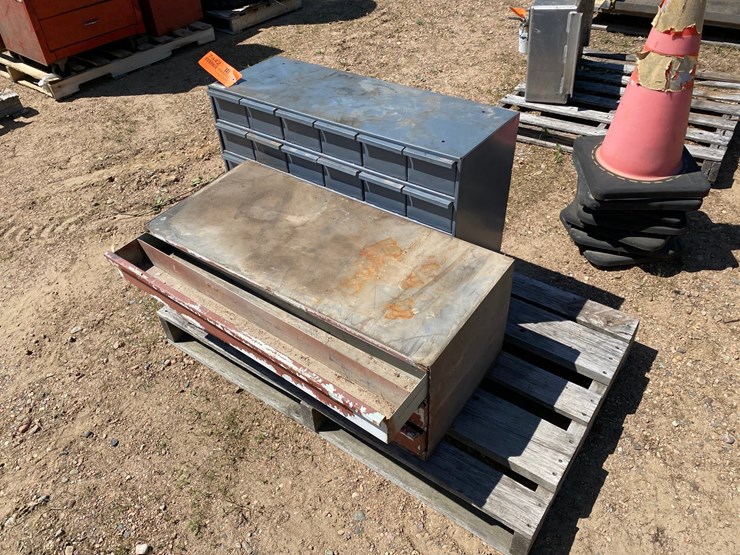 #7442-•-(2)-shop-organizers/-tool-boxes-(antigo,-wi)-image-2
