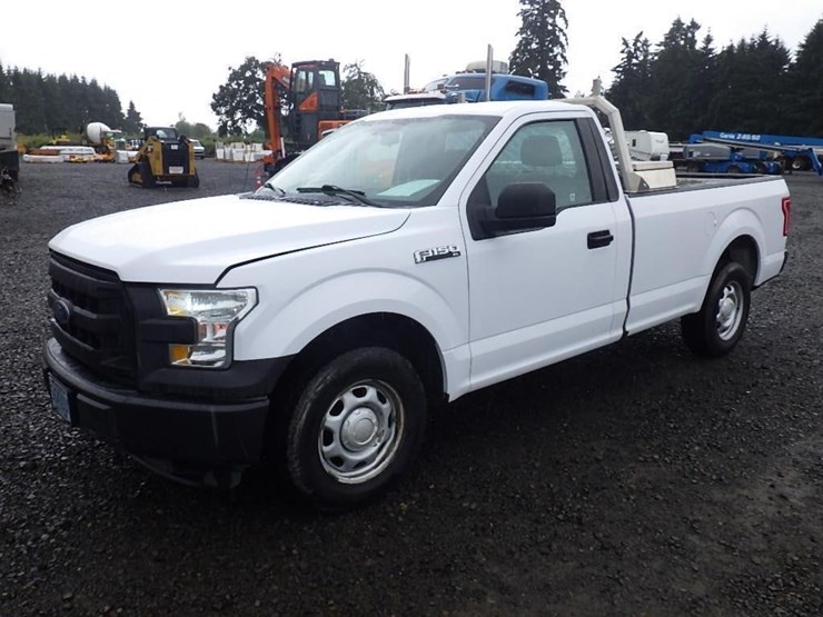 2016-ford-f150-xl-image-1
