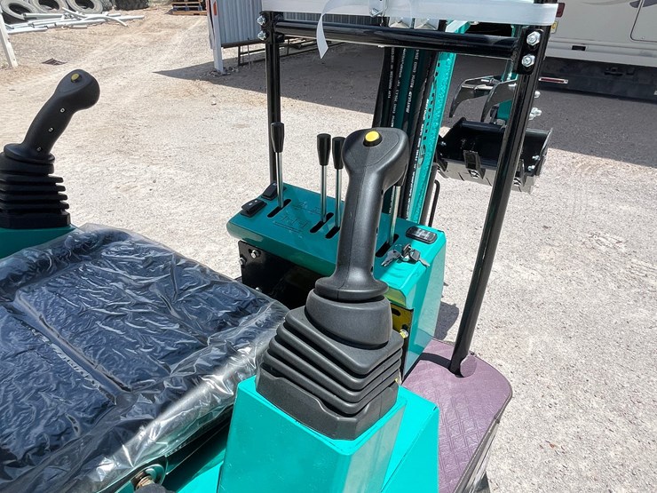 #2654-•-unused-cfg-mini-excavator-image-35