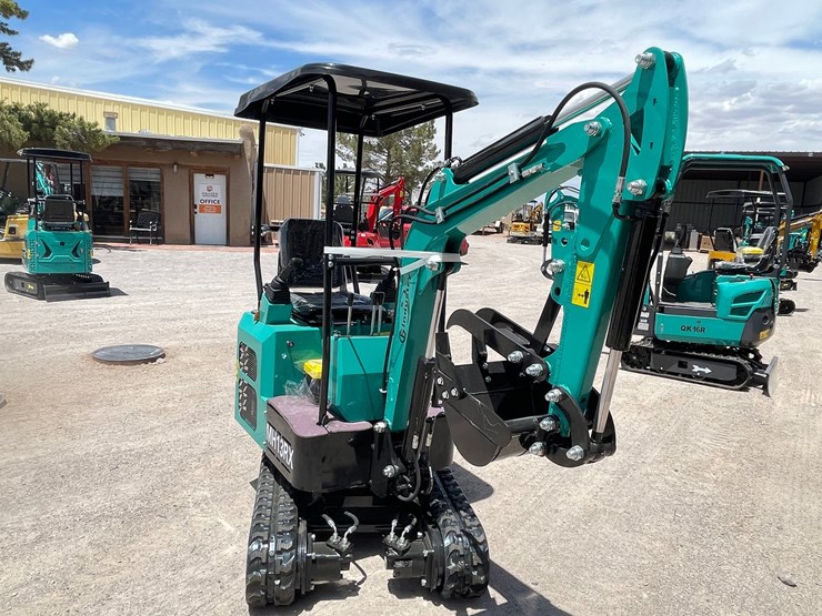 #2653-•-unused-cfg-mini-excavator-image-3
