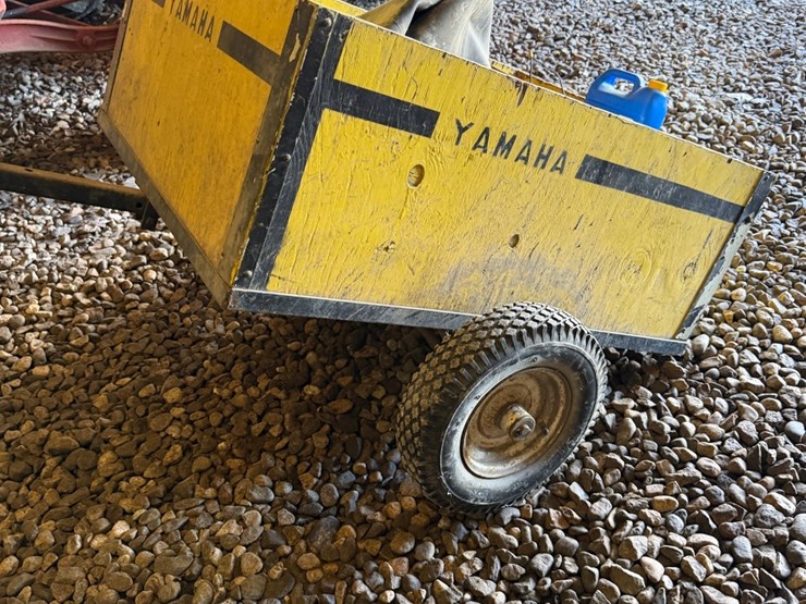 2-wheel-lawn-and-garden-yamaha-cart-image-1