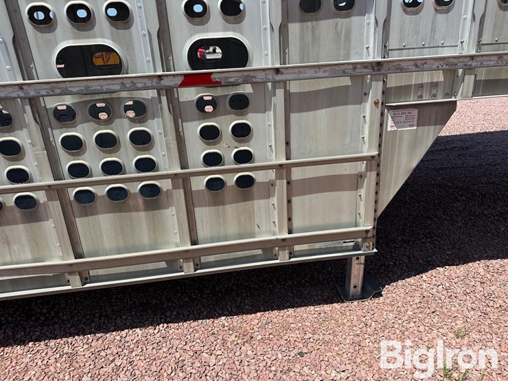 2015-eby-livestock-trailer-image-15