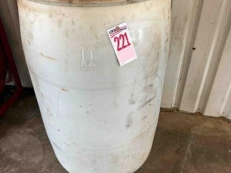 55-gallon-plastic-drum-oil-image-1