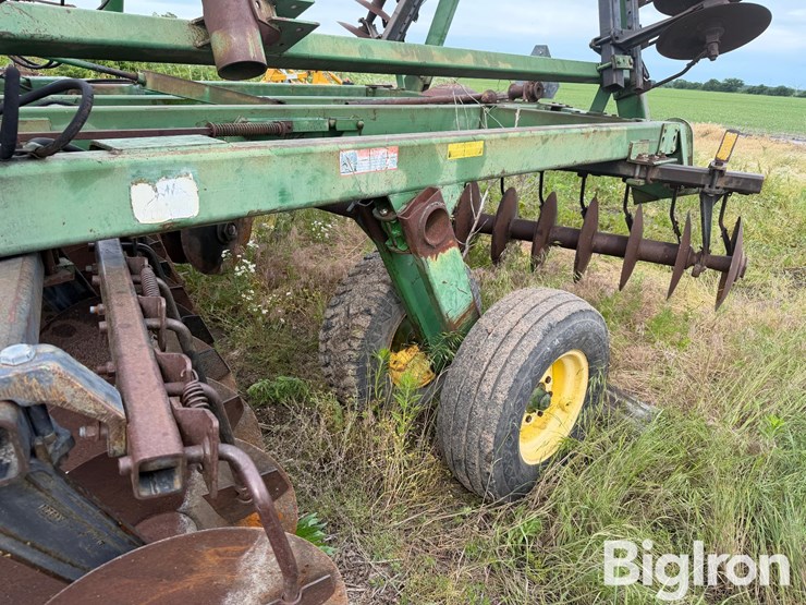 john-deere-30-image-12