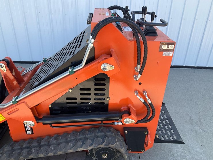 #1050-•-2025-landhero-ldh-t460-mini-skid-steer-image-14