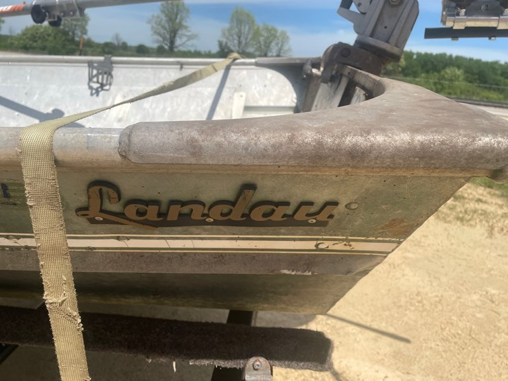 #2001-•-14'-landau-aluminum-boat-with-a-mud-motor-(no-title)-image-9