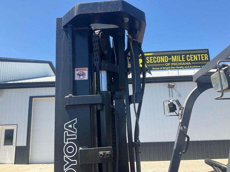 #1376-•-2005-toyota-fbcu30-electric-forklift-image-22