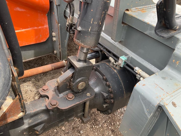 2010-jlg-g12-55a-image-31