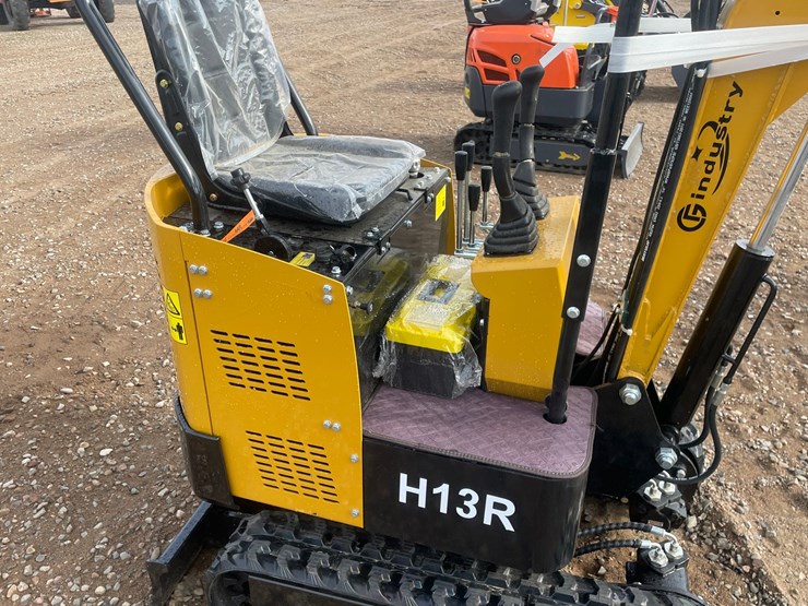 #2036-•-2026-cfg-h13r-mini-excavator-image-11