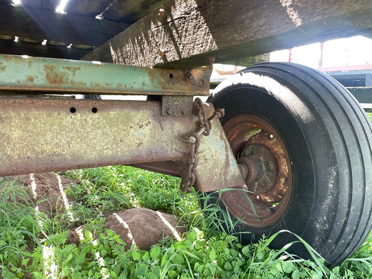 #2007-•-hay-wagon-with-10-ton-running-gear-(colfax-wi)-image-9