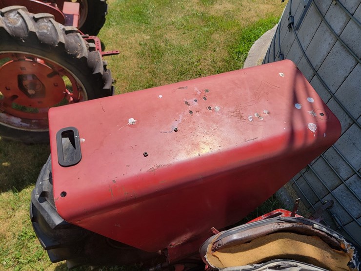case-ih-farmall-706-image-23