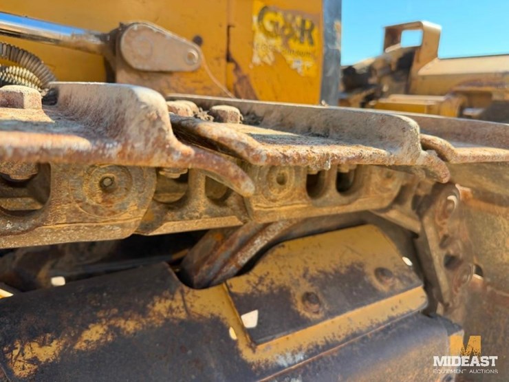 caterpillar-d5k-image-17