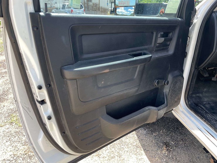 2014-dodge-ram-5500-image-9