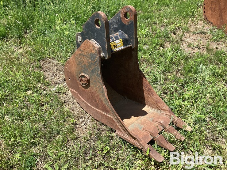 geith-580sn-18"-loader-backhoe-bucket-image-3