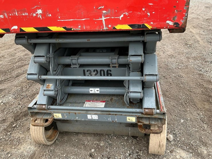 #1304-•-2007-skyjack-sj4632-scissor-lift-image-12