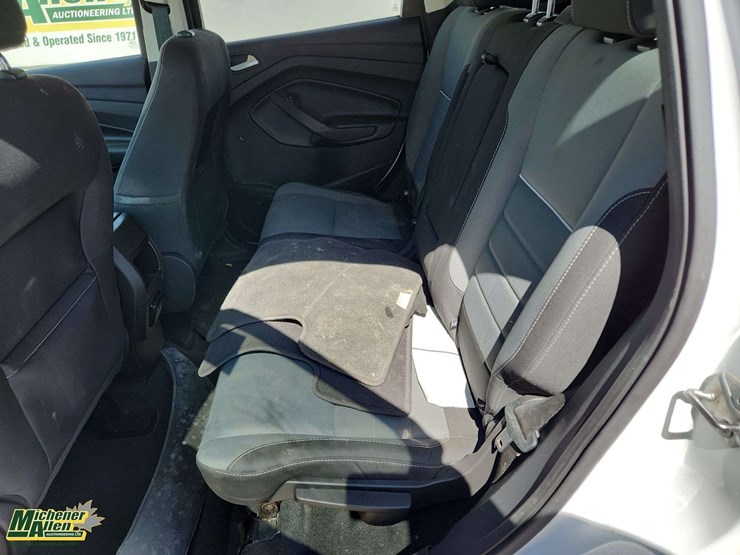 2016-ford-escape-se-image-15
