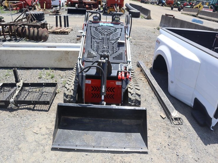 ft380-mini-skidloader-image-3