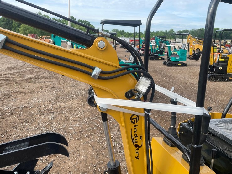 #2037-•-2026-cfg-h13r-mini-excavator-image-18