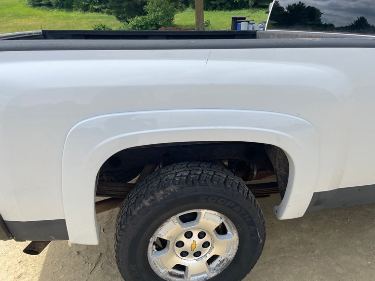 2010-chevrolet-silverado-1500-lt-image-28
